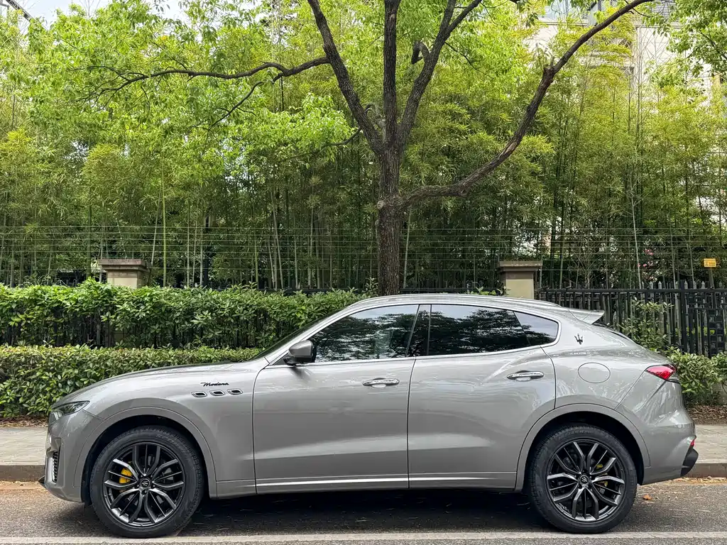 Maserati Levante — фото 3