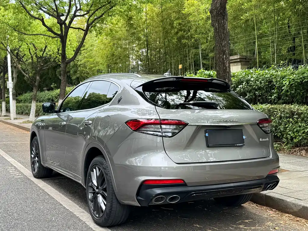 Maserati Levante — фото 4