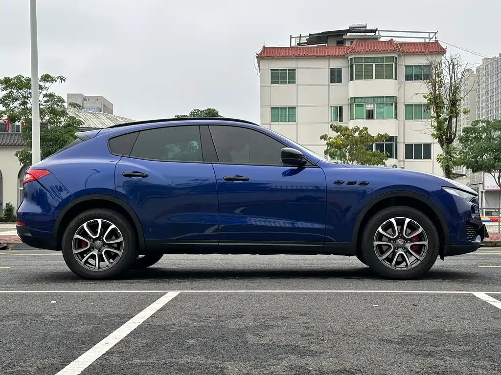 Maserati Levante — фото 8