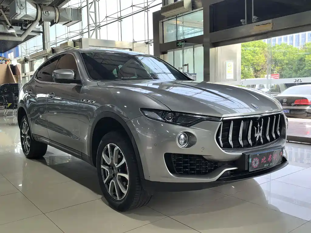 Maserati Levante — фото 3