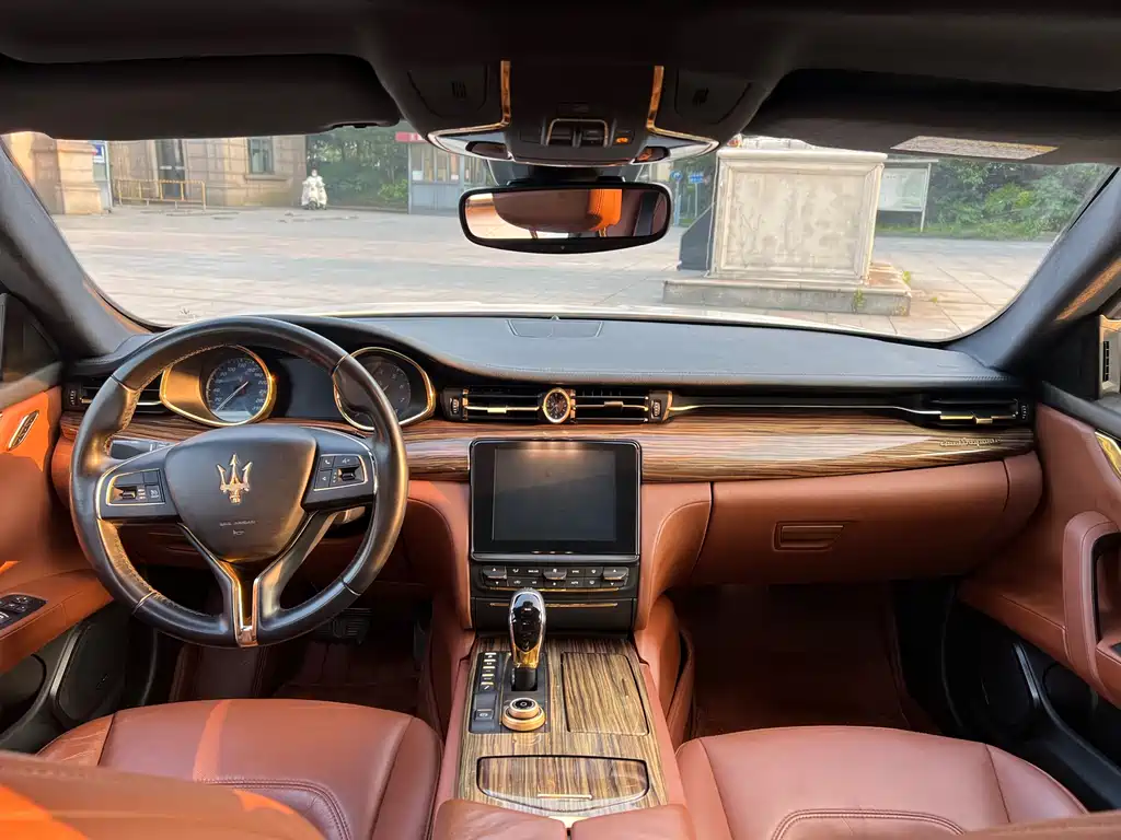 Maserati Quattroporte — фото 6