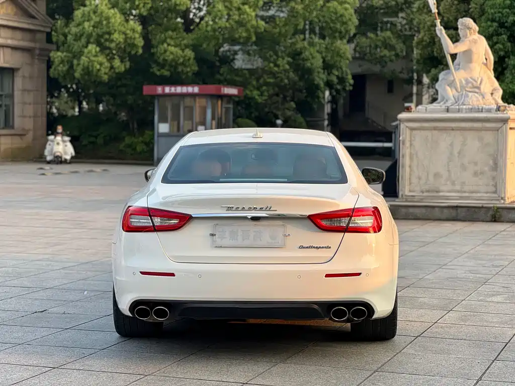 Maserati Quattroporte — фото 9