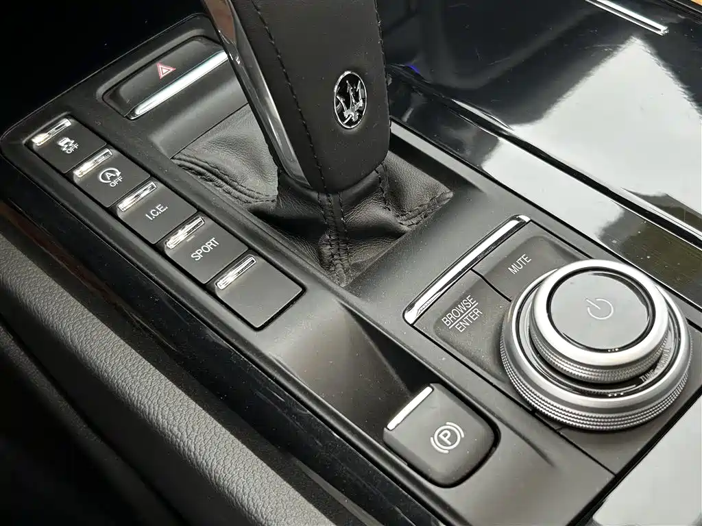 Maserati Ghibli — фото 30