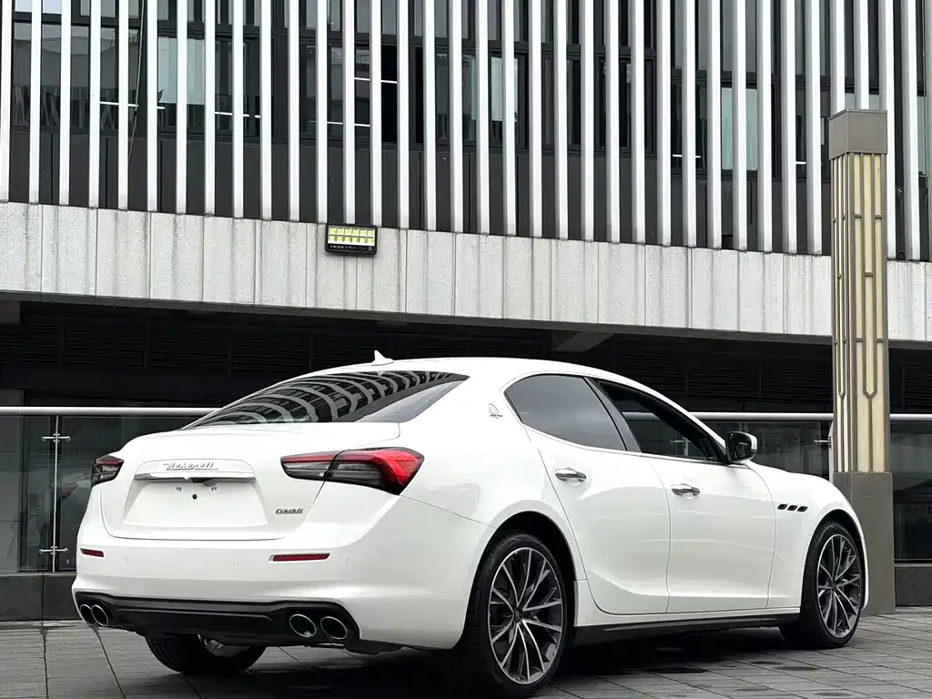 Maserati Ghibli — фото 6