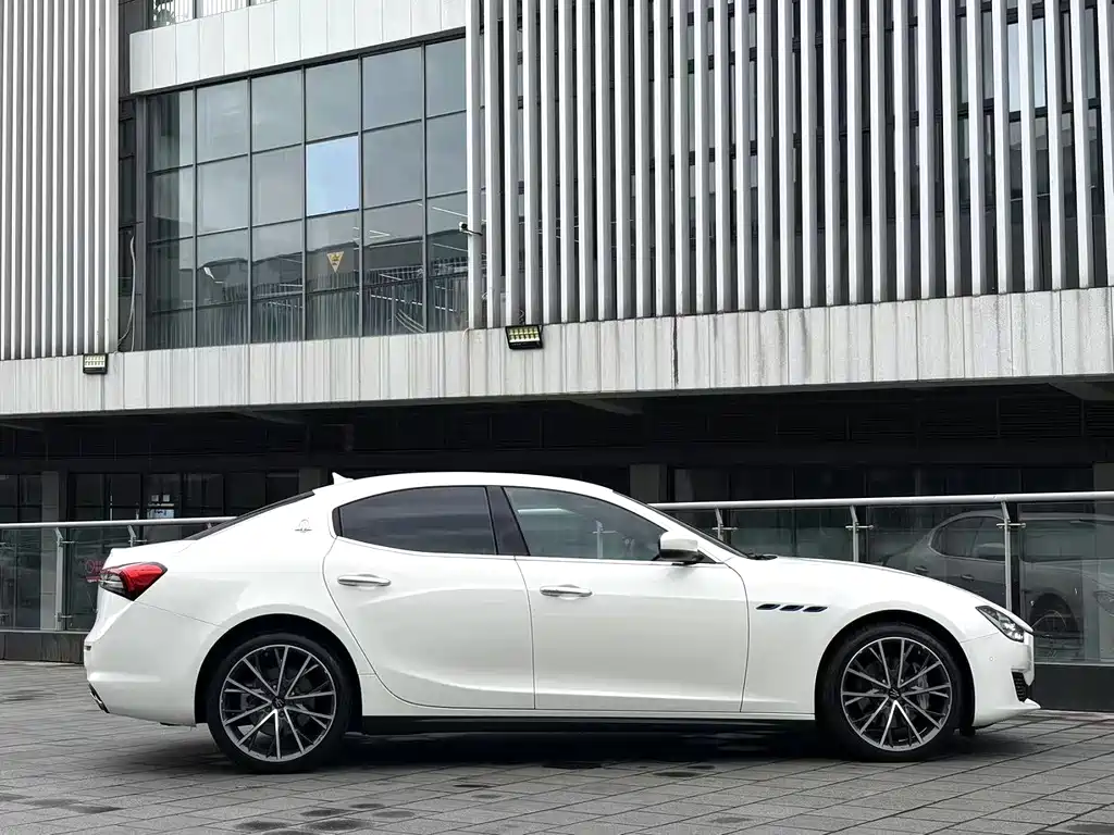 Maserati Ghibli — фото 7