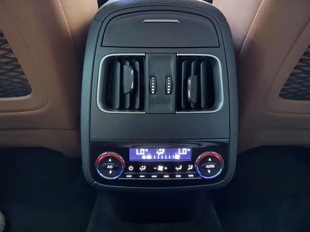 Maserati Levante — фото 14