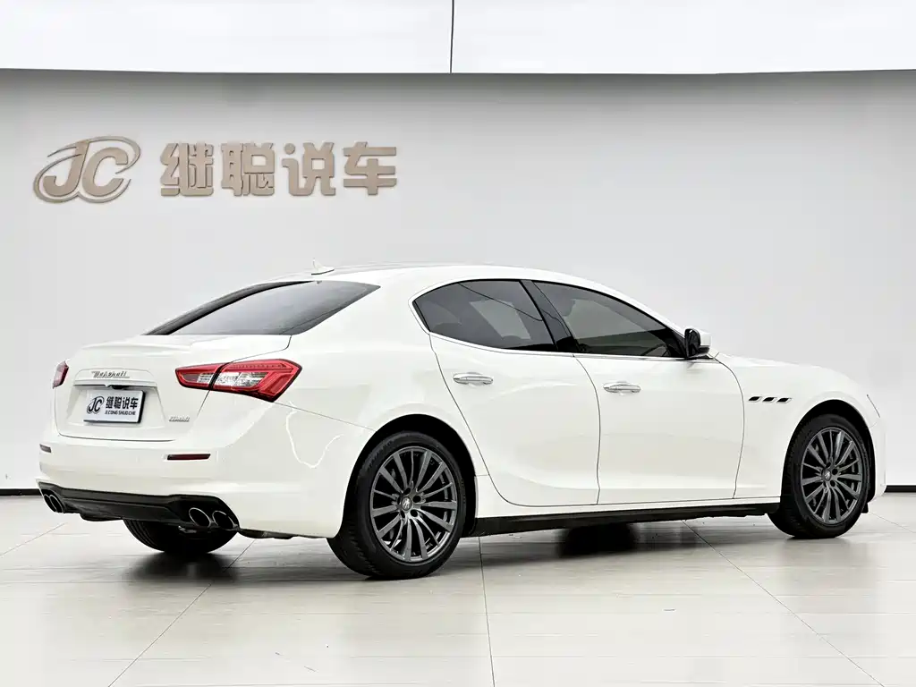 Maserati Ghibli — фото 11