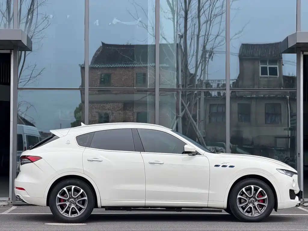 Maserati Levante — фото 3