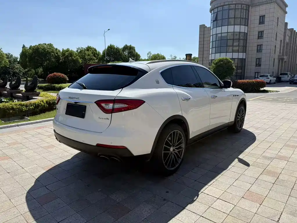 Maserati Levante — фото 9