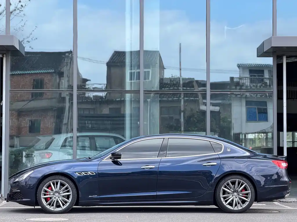 Maserati Quattroporte — фото 3