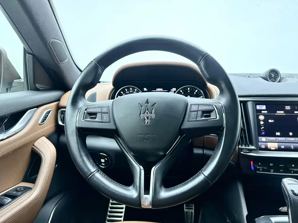 Maserati Levante — фото 17