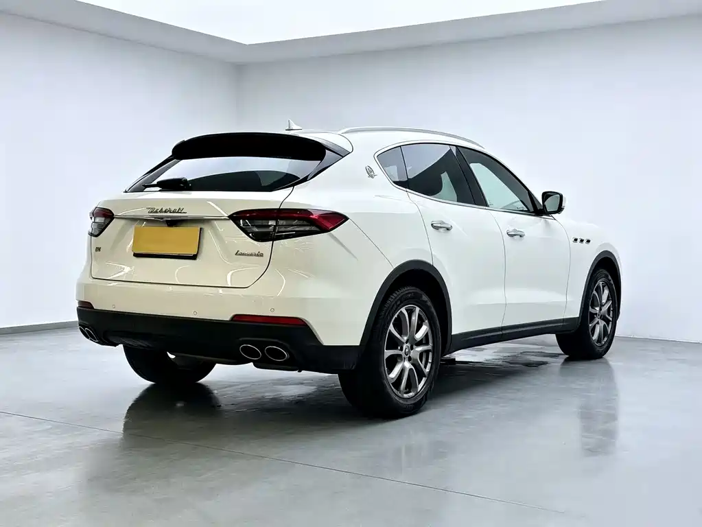 Maserati Levante — фото 4