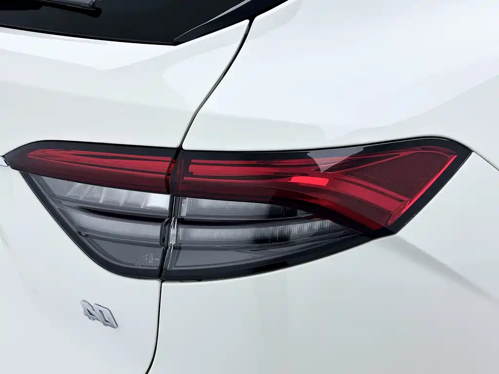 Maserati Levante — фото 10
