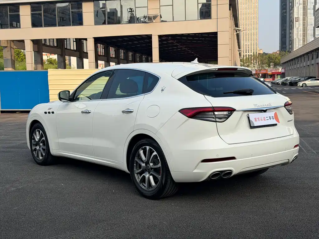 Maserati Levante — фото 13