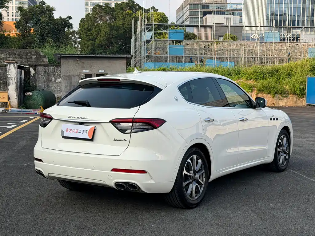 Maserati Levante — фото 14