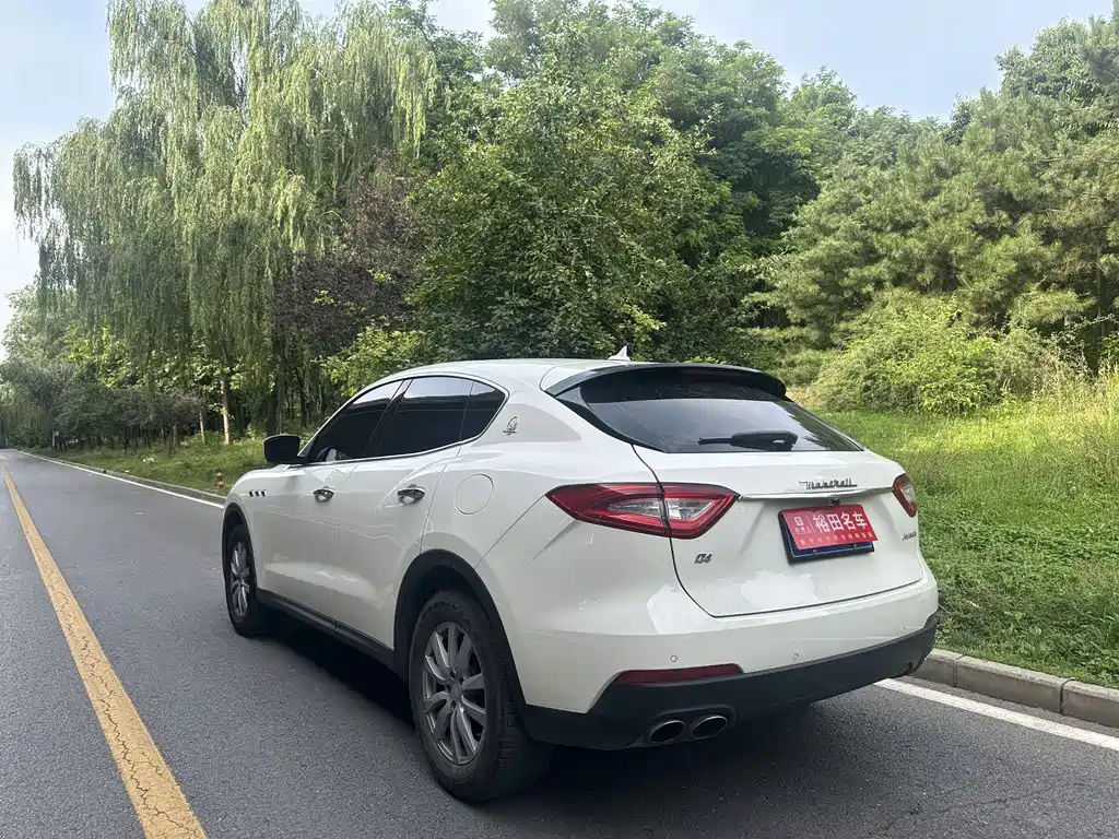 Maserati Levante — фото 3