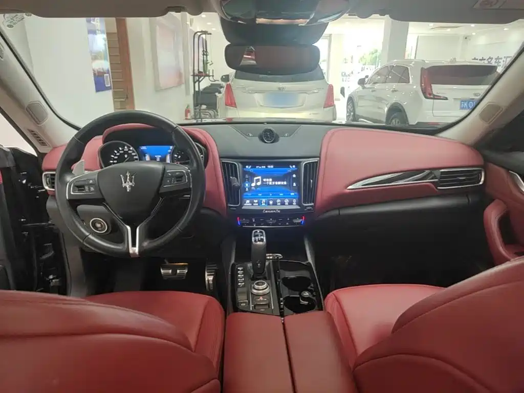 Maserati Levante — фото 10