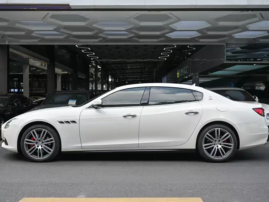 Maserati Quattroporte — фото 5