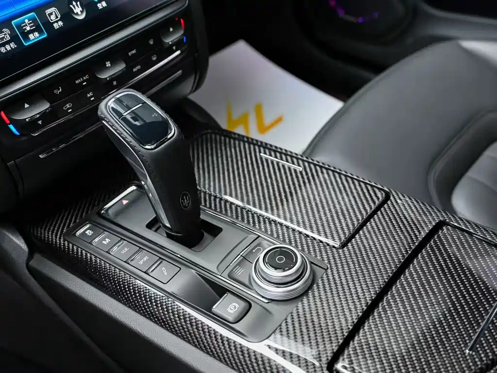 Maserati Quattroporte — фото 9