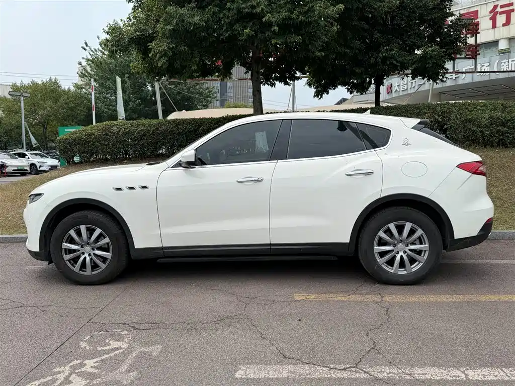 Maserati Levante — фото 3