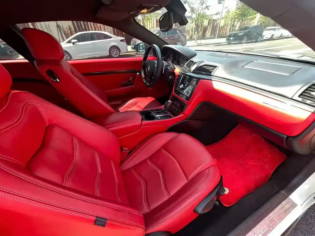 Maserati GranTurismo — фото 4