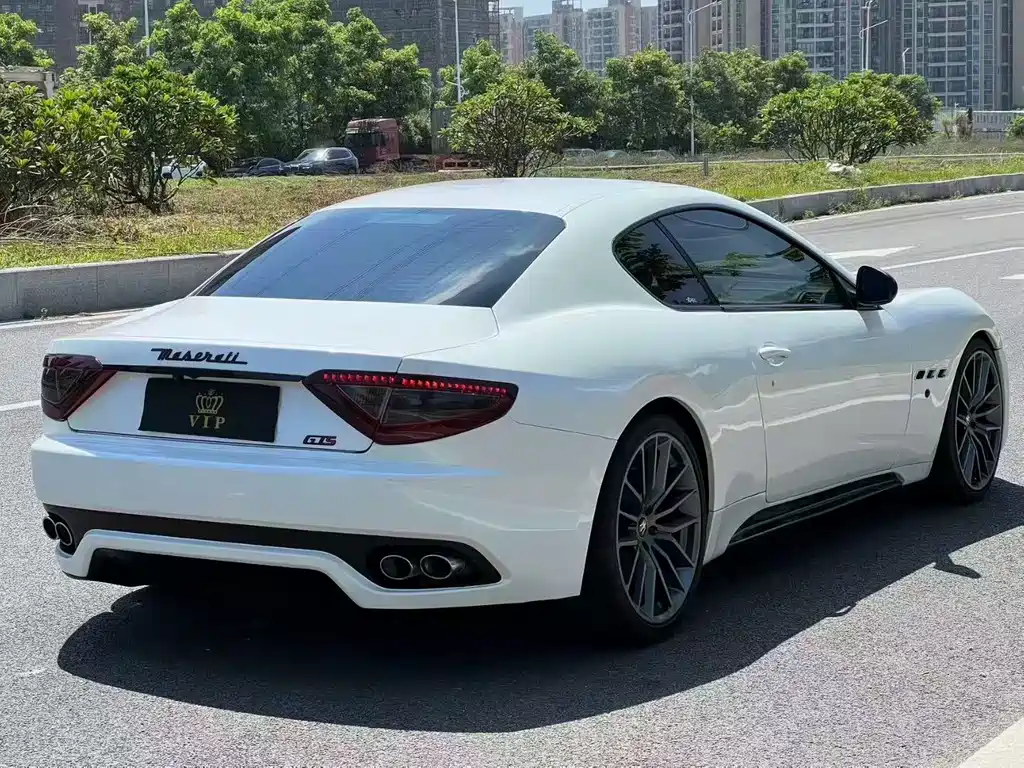 Maserati GranTurismo — фото 8