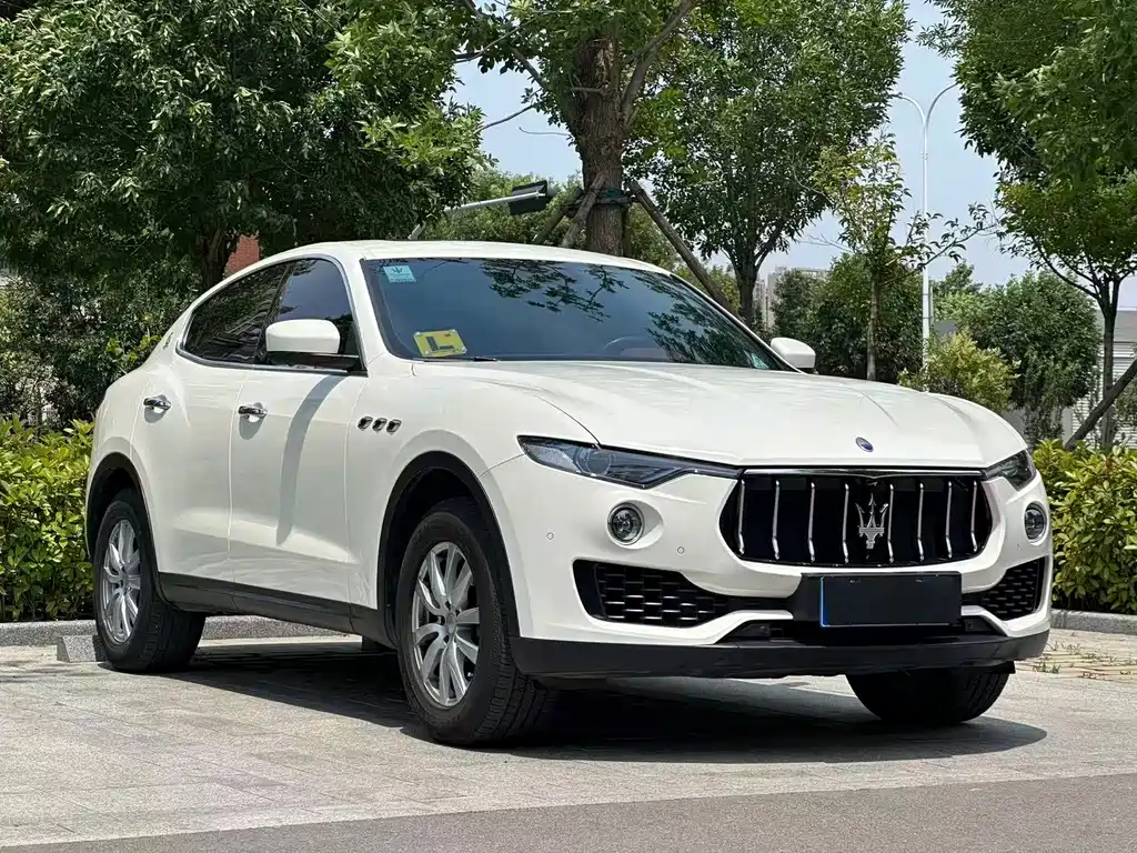 Maserati Levante — фото 2