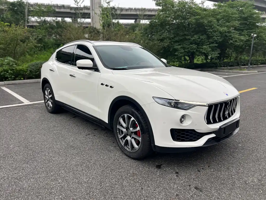 Maserati Levante — фото 3