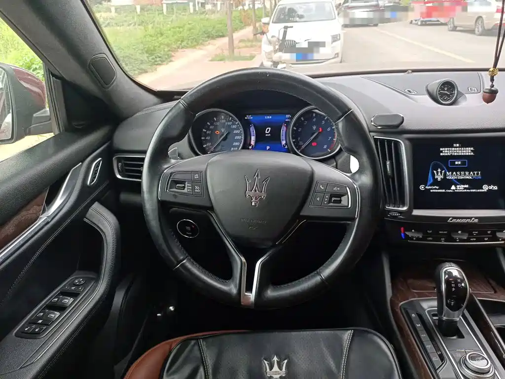 Maserati Levante — фото 3