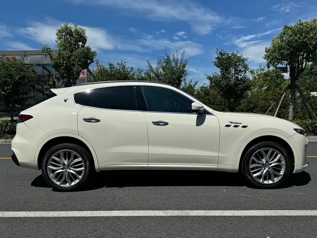 Maserati Levante — фото 13