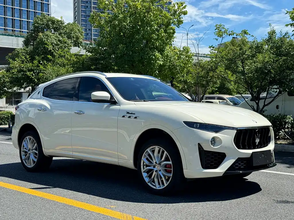 Maserati Levante — фото 3