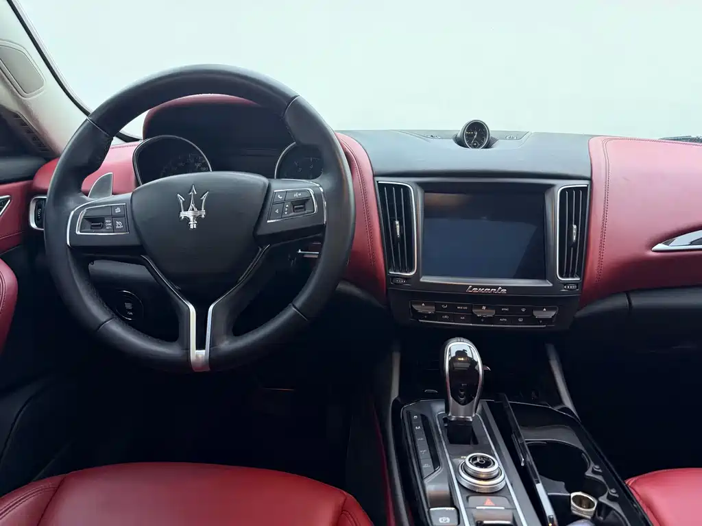 Maserati Levante — фото 13