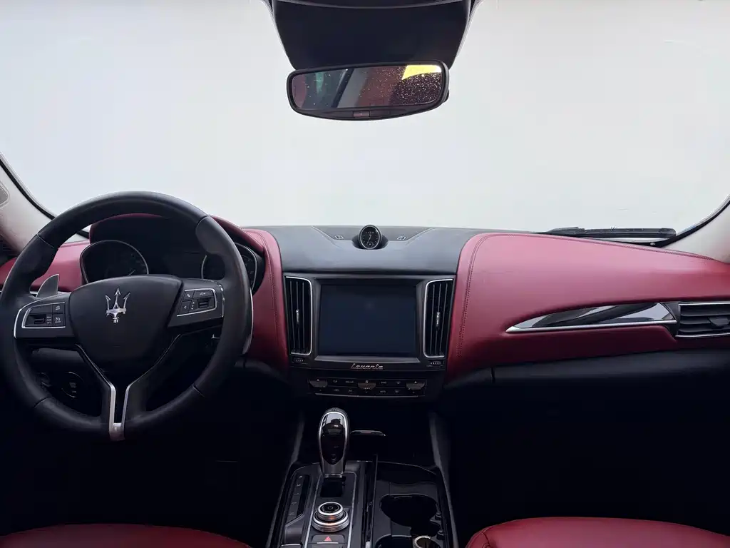 Maserati Levante — фото 14