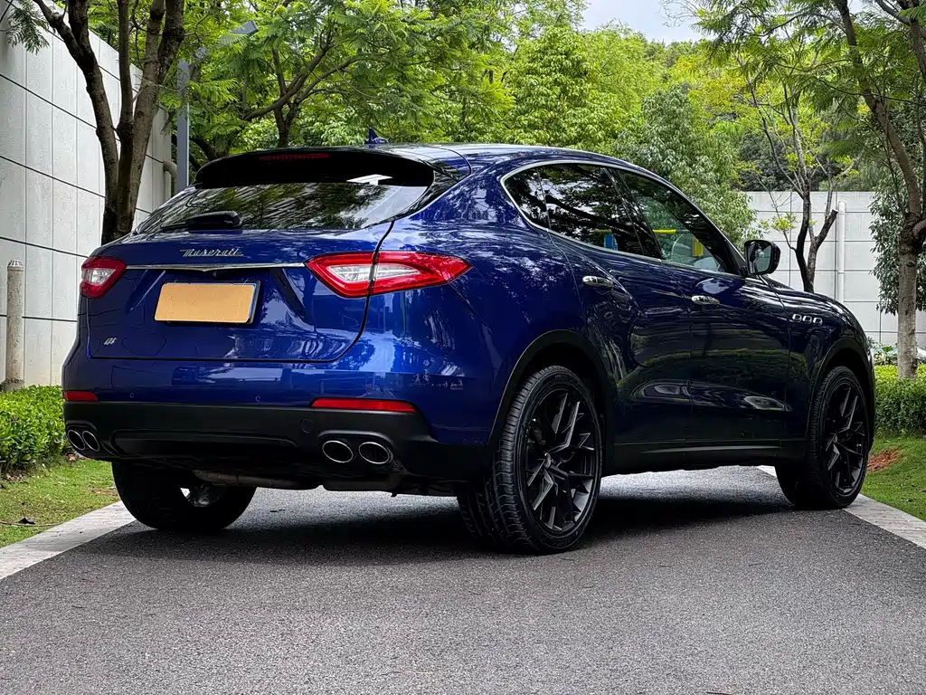 Maserati Levante — фото 8
