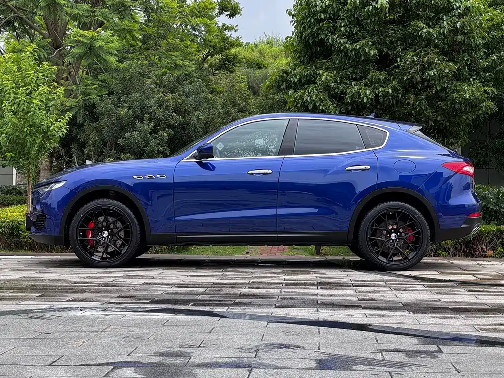 Maserati Levante — фото 10