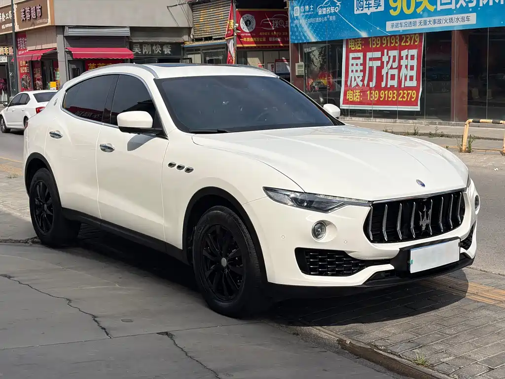 Maserati Levante — фото 3