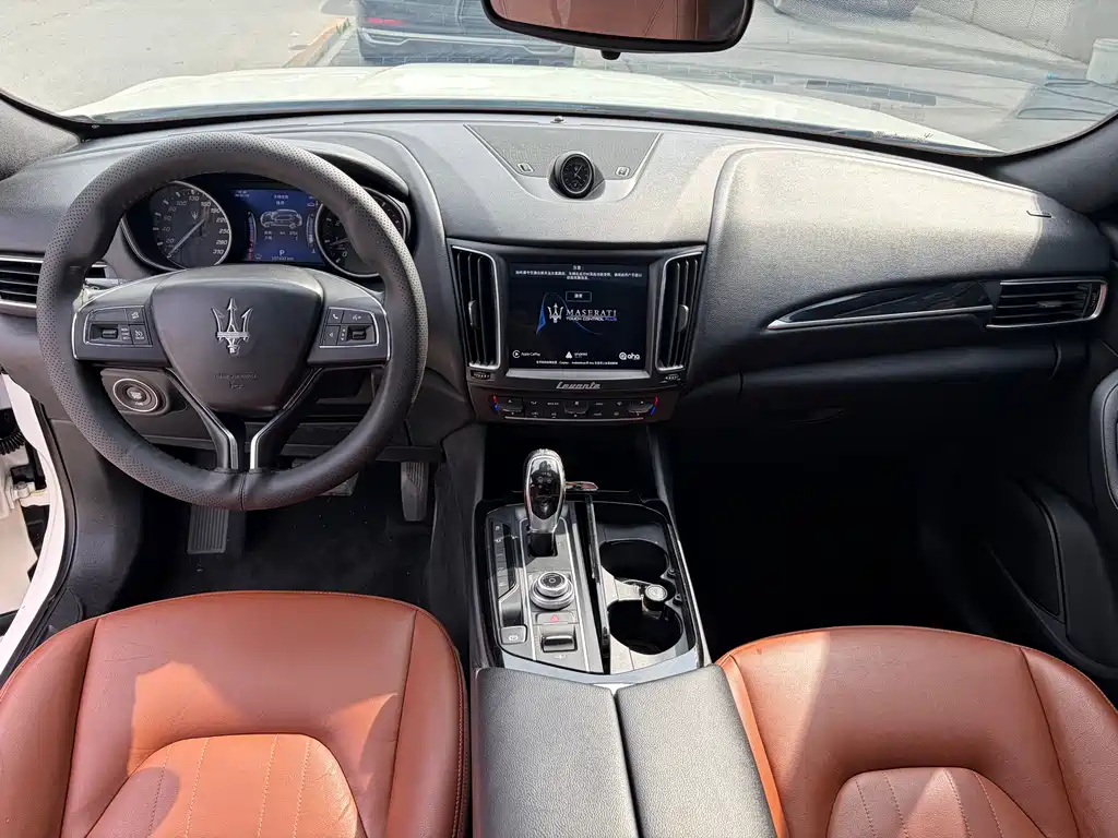 Maserati Levante — фото 10