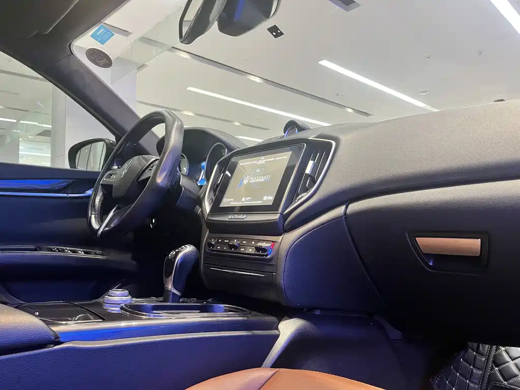 Maserati Ghibli — фото 9