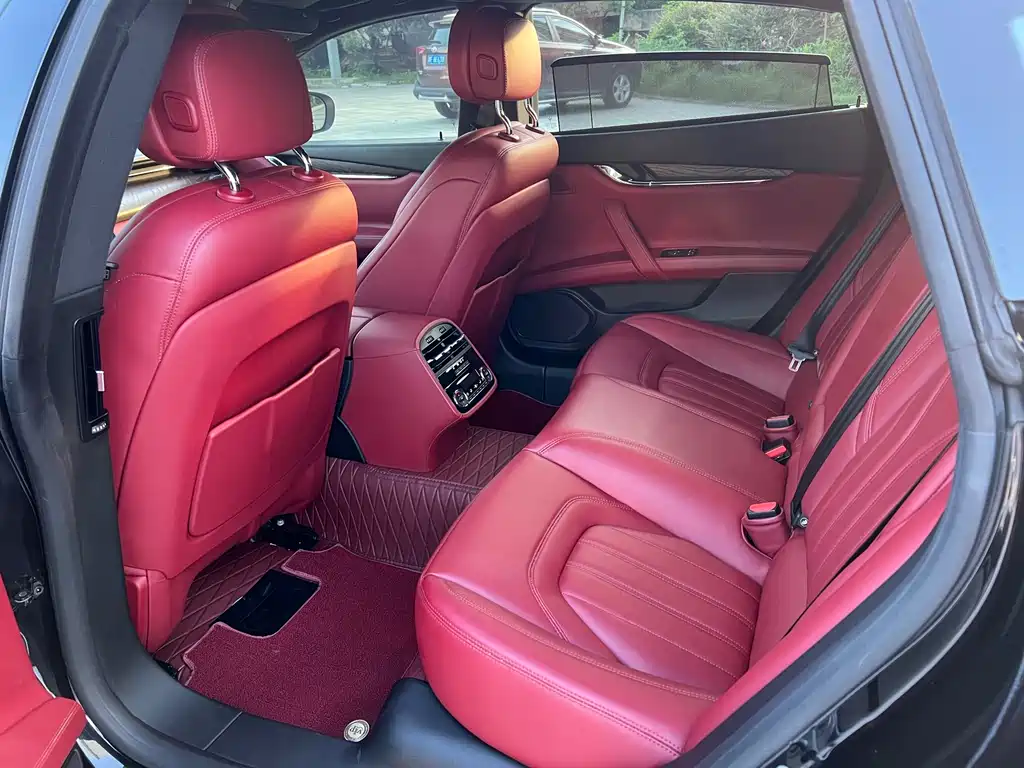 Maserati Quattroporte — фото 5