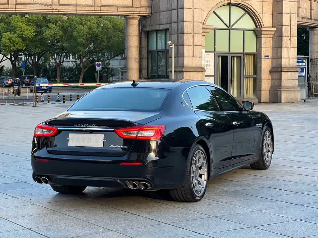 Maserati Quattroporte — фото 9