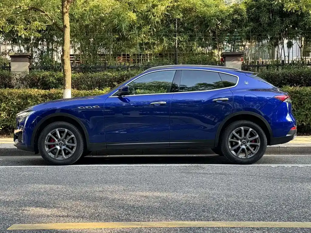 Maserati Levante — фото 3