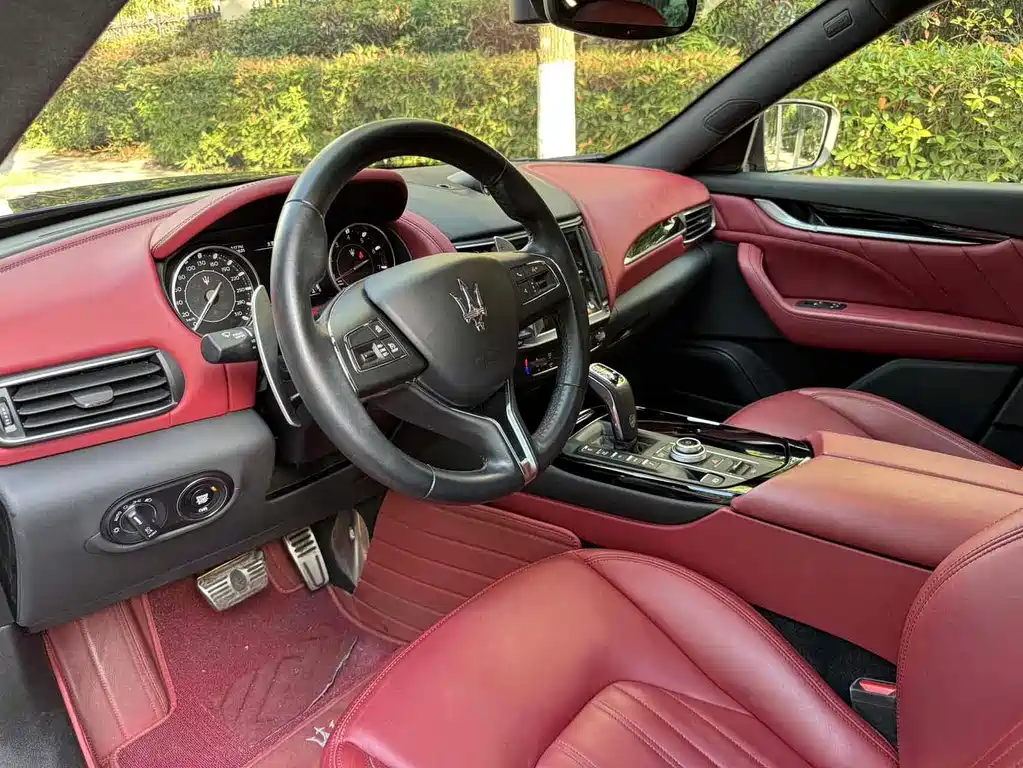 Maserati Levante — фото 6