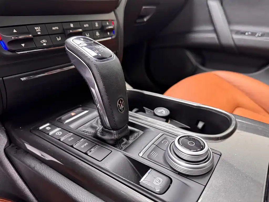 Maserati Ghibli — фото 11