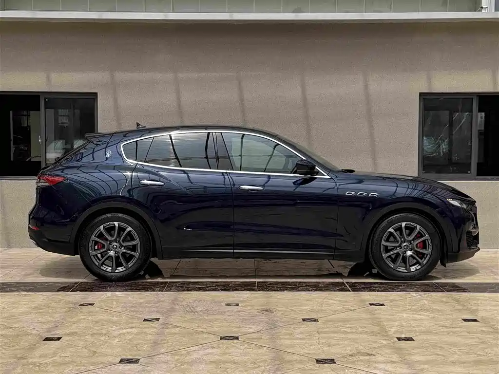 Maserati Levante — фото 3