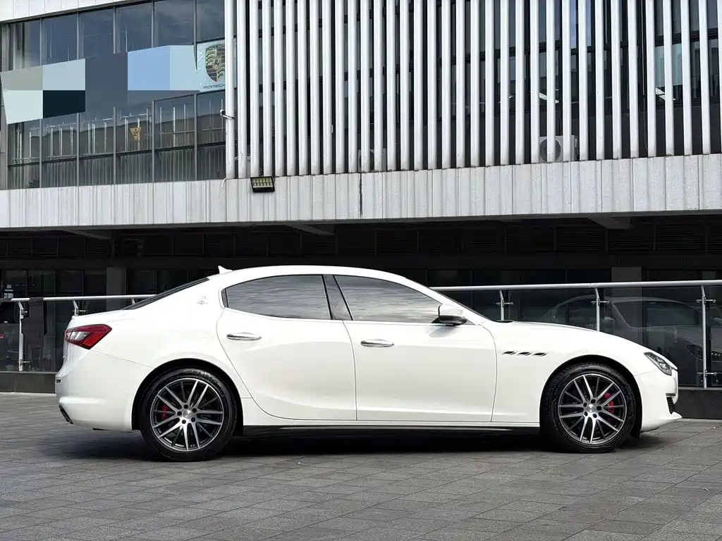 Maserati Ghibli — фото 9