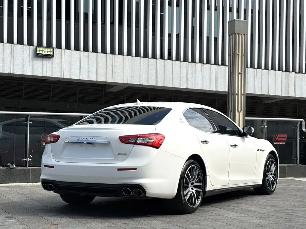 Maserati Ghibli — фото 10