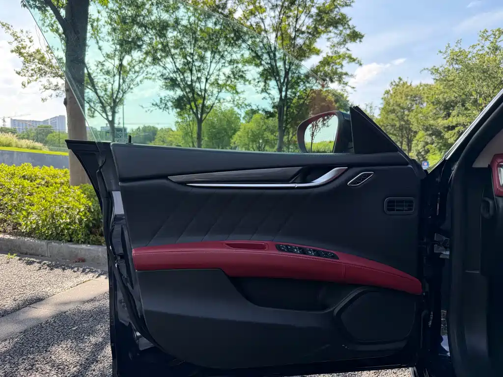 Maserati Ghibli — фото 10