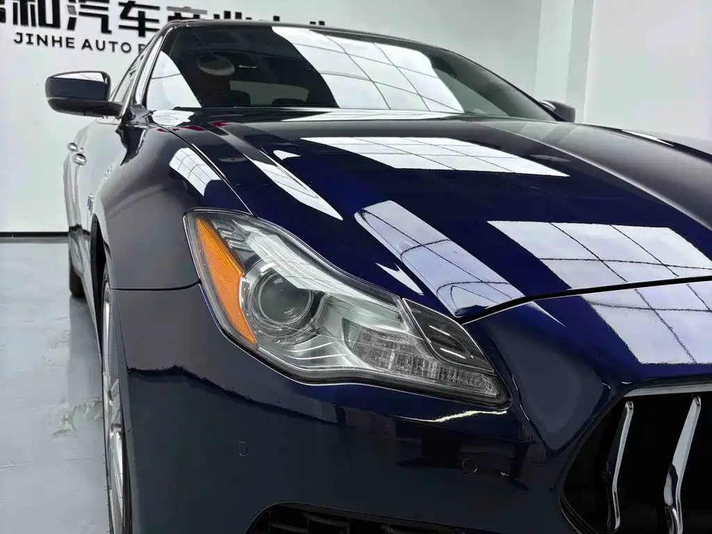 Maserati Quattroporte — фото 11