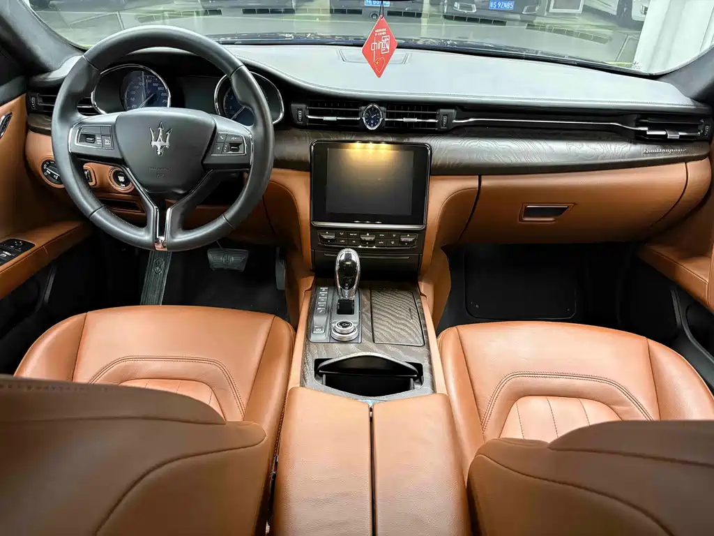 Maserati Quattroporte — фото 8