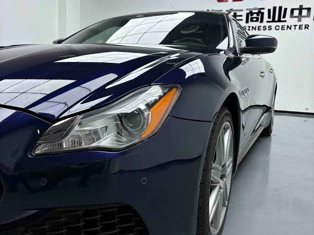 Maserati Quattroporte — фото 10